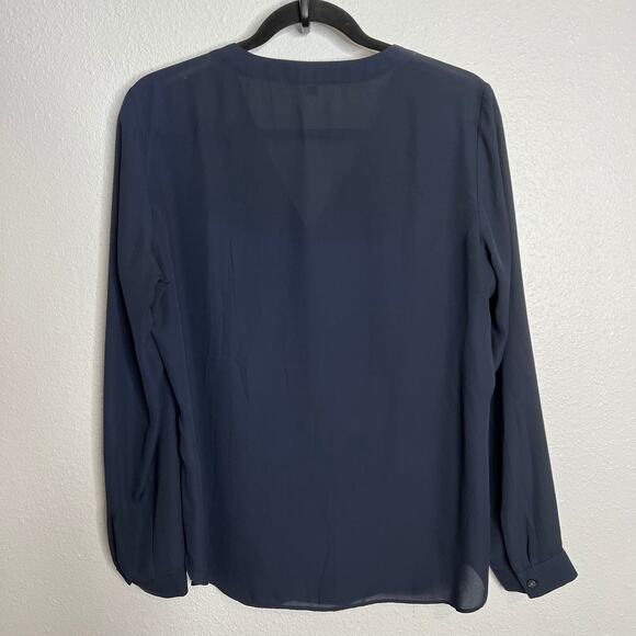 Banana Republic Blue Sheer Blouse V-Neck Pullover Lightweight Long Sleeve Sz M - Picture 4 of 4